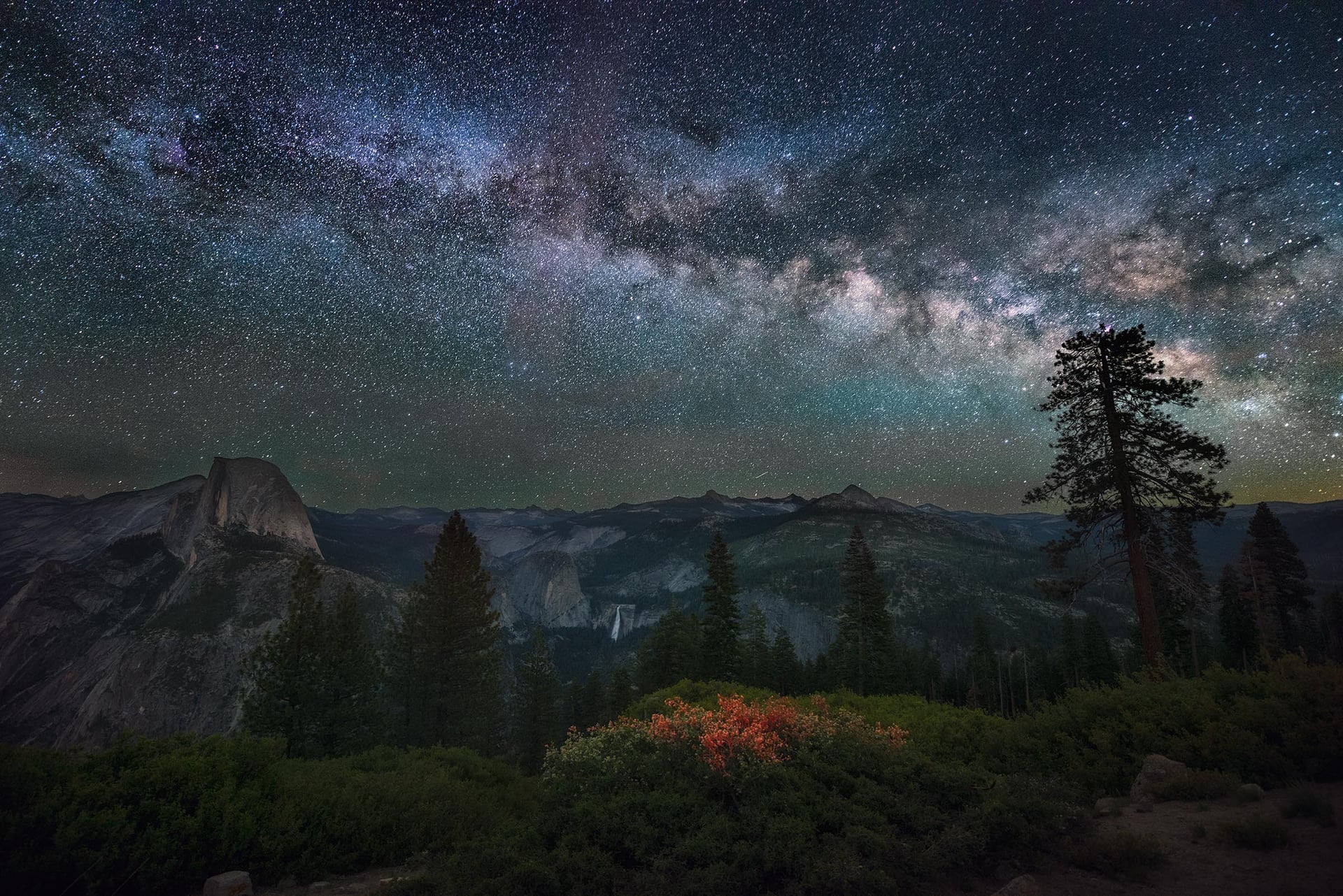 Milky Way core over Yosemite National Park, used to illustrate a Milky Way planning tool for photographers